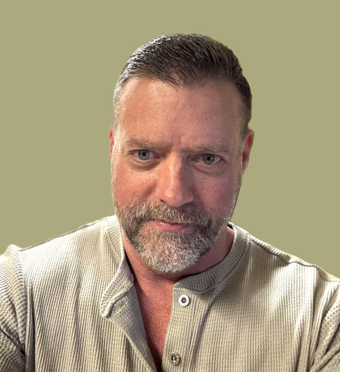 Dr. Steve Pelton at Hearthstone Animal Clinic - veterinarian and owner with 25+ years of experience Dr. Steve Pelton at Hearthstone Animal Clinic - veterinarian and owner with 25+ years of experience